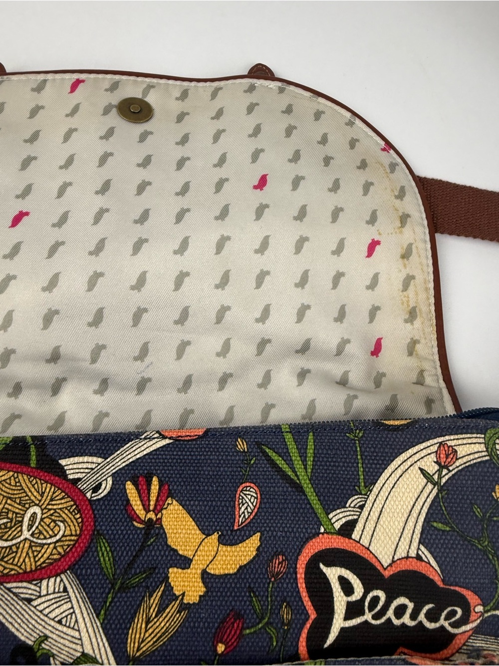 Sakroots Women’s Convertible Signature Peace Print Backpack/Crossbody Bag/Purse - Picture 3 of 6